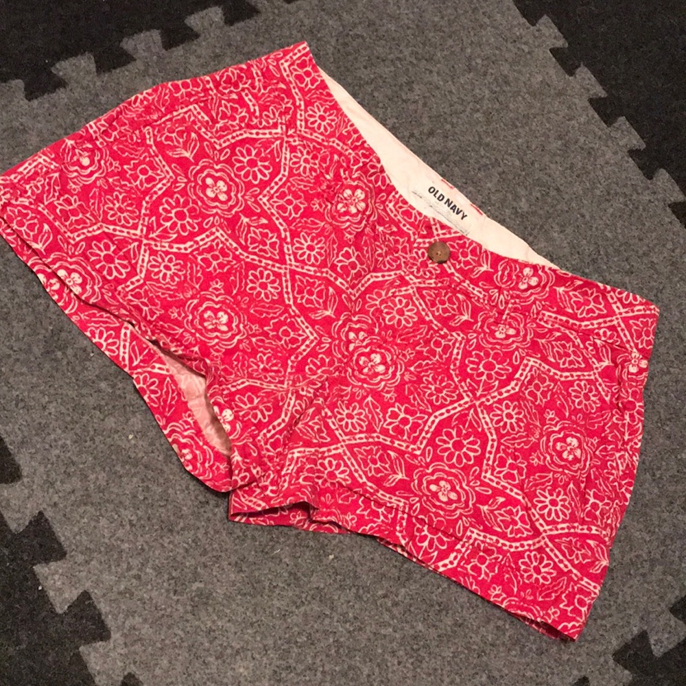 Old Navy Red white printed shorts size 4